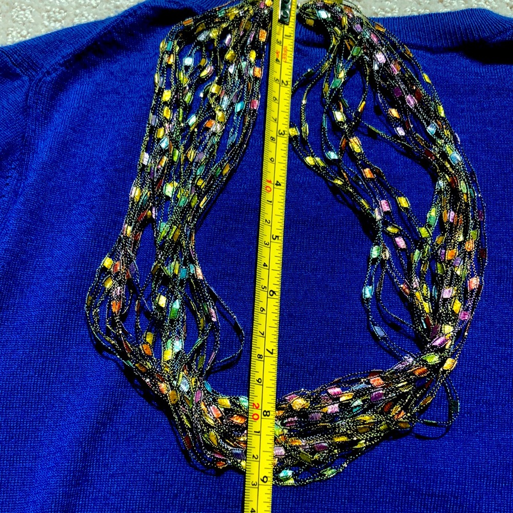 Beautiful handmade 9” status necklace.